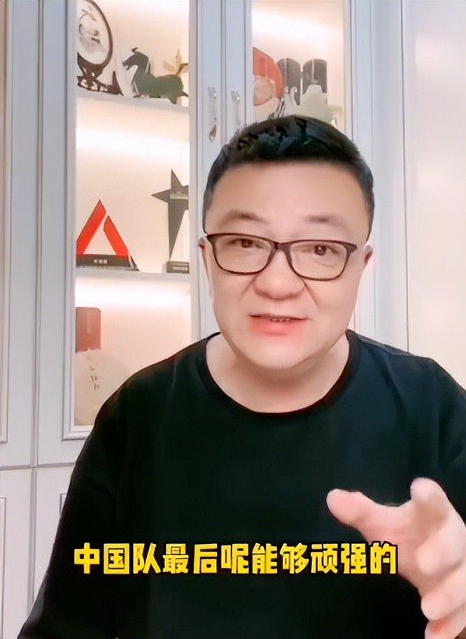 王冬雪忙道：叶辰，要不......我去送送你吧。